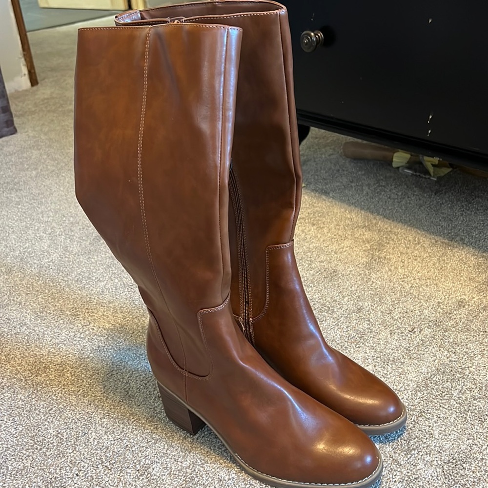 Women’s Size 11 Universal Thread Brand New with tags!